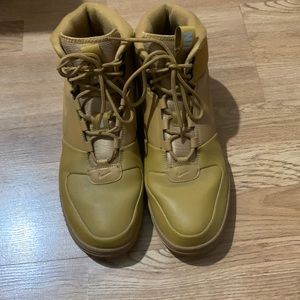 Nike Path Winter Wheat Boots